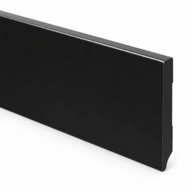 Vochtwerende Mdf Plint Modern 12x70mm Gelakt Zwart Ral9005 – 15936