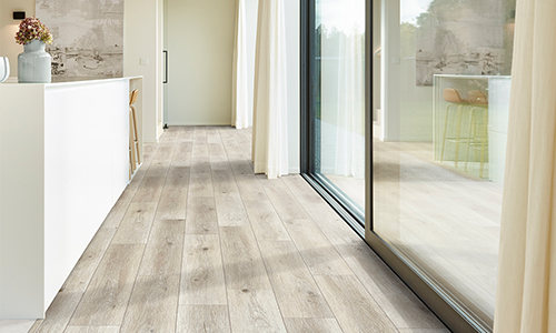 PVC Vloer over plavuizen Leggen: Click PVC vs. Plak PVC